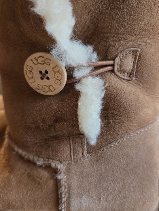 UGG Shoes - UGG Bailey Button II Chestnut Suede Sheepskin Boots Womens Size 10 Classic Short